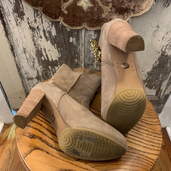 UGG Australia Athena Platform Bootie in Caramel - Picture 8 of 14